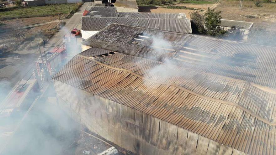 Incendio en una fábrica de cajas de La Almunia de Doña Godina