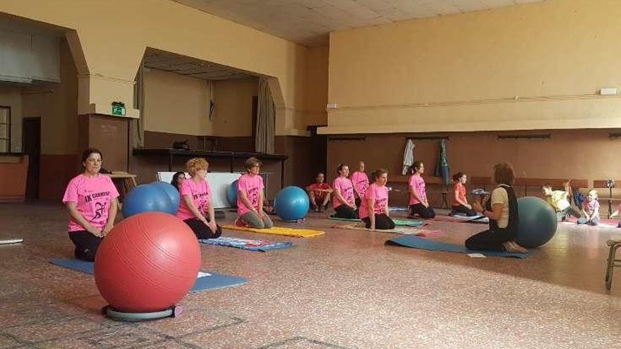 Los vecinos de Casaseca se ponen en forma con una &quot;master class&quot; de Pilates