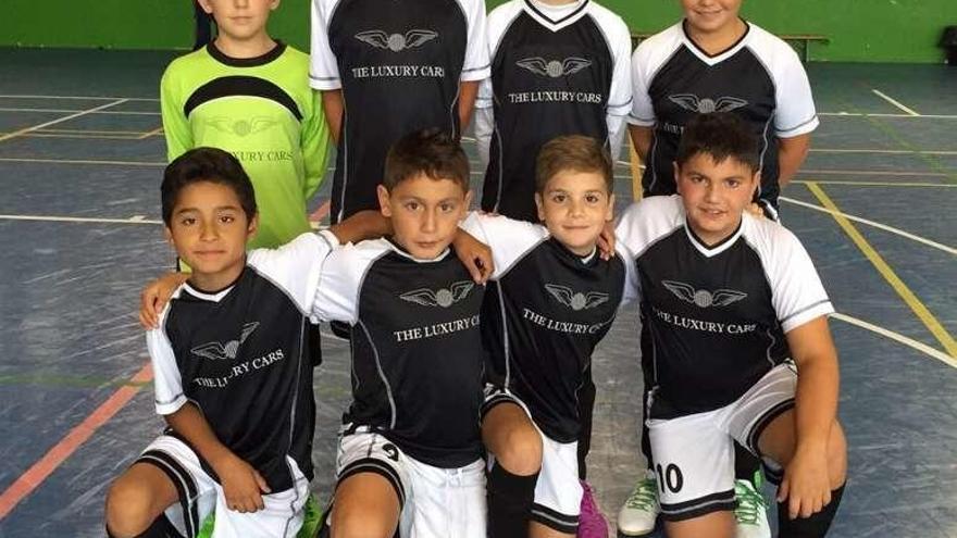 El recién creado equipo alevín del A Estrada Futsal.