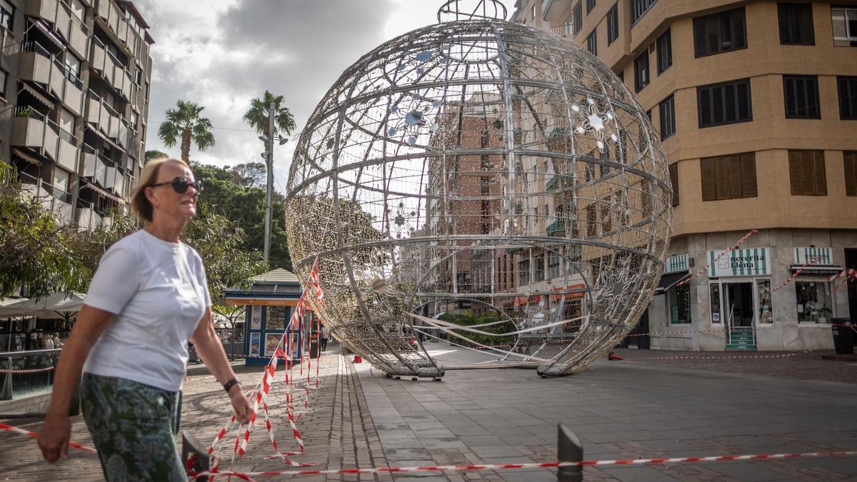 Bola navideña en Valentín Sanz.