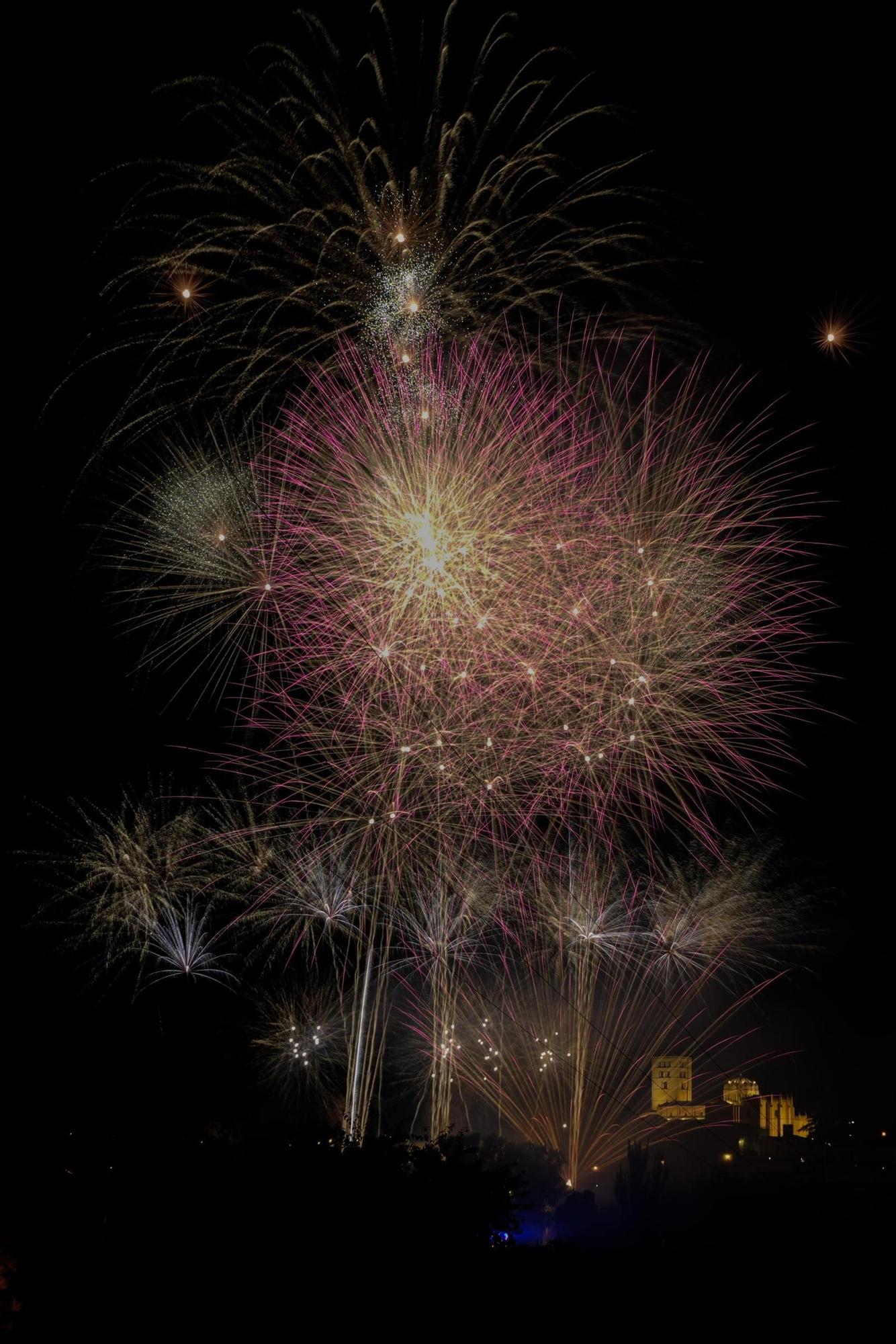 GALERÍA | Los fuegos artificiales cierran las Fiestas de San Pedro de 2024