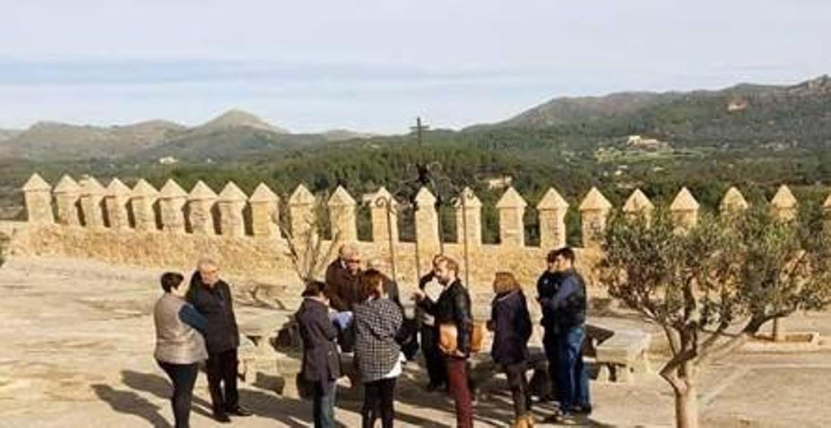 Blick auf das Gelände rund um die Wallfahrtskirche.