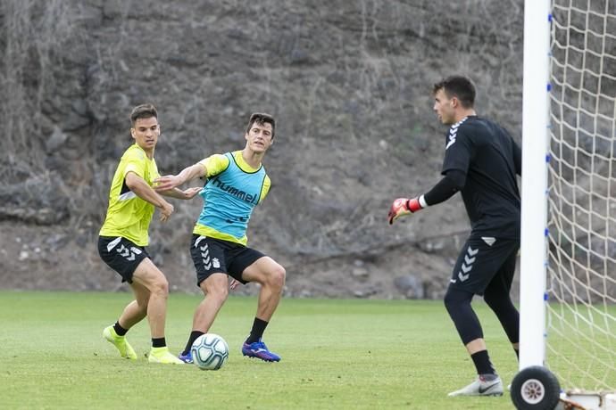 12.11.19. Las Palmas de Gran Canaria.Fútbol segunda división temporada 2019/20. Entrenamiento de la UD Las Palmas en la Ciudad Deportiva Barranco Seco. Foto: Quique Curbelo  | 12/11/2019 | Fotógrafo: Quique Curbelo