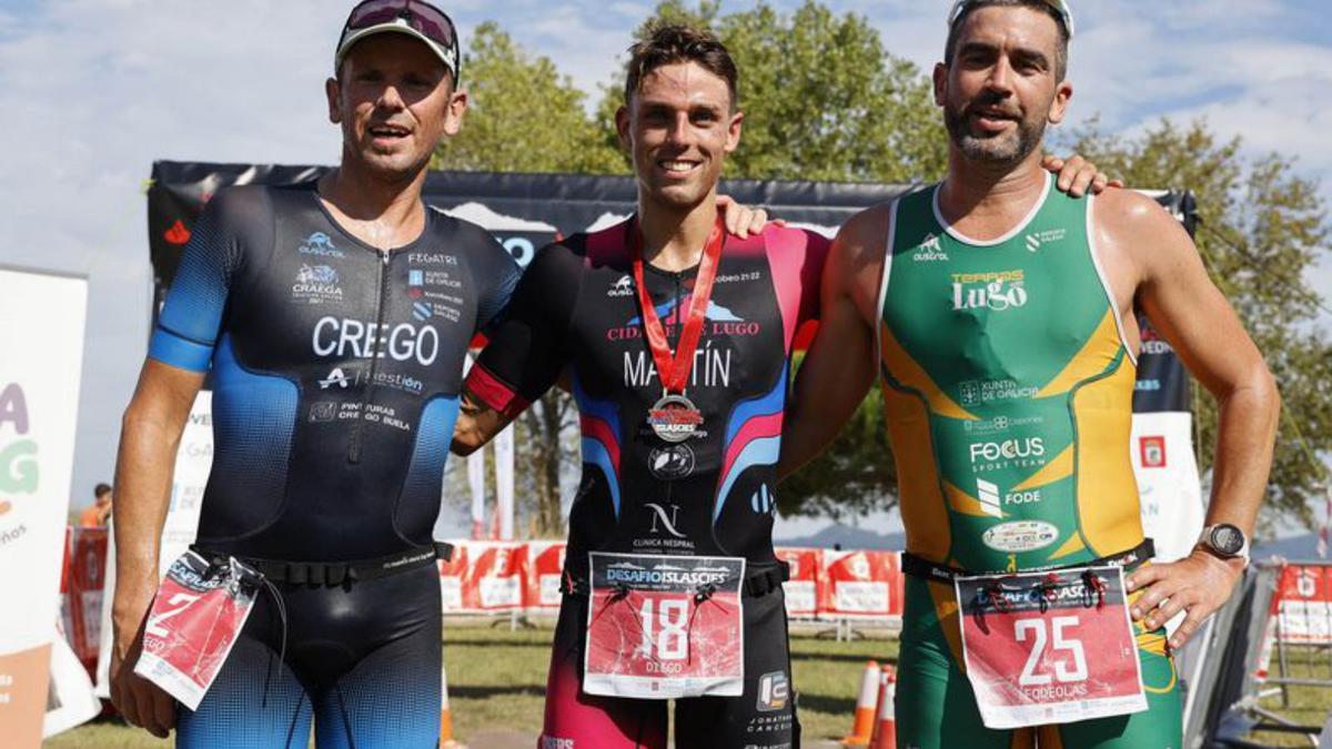 Los tres primeros clasificados masculinos.