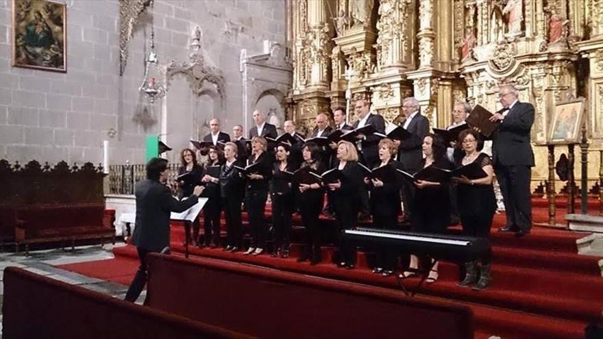 La Coral cauriense ofrece su concierto de navidad