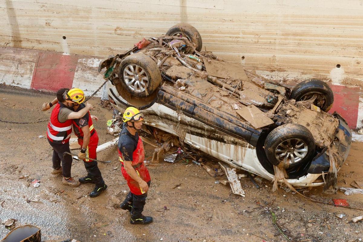 Milagro en el túnel de Alfafar: ningún fallecido tras sacar todos los vehículos