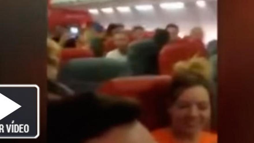 Los pasajeros montan una &#039;rave&#039; en un vuelo de Glasgow a Ibiza
