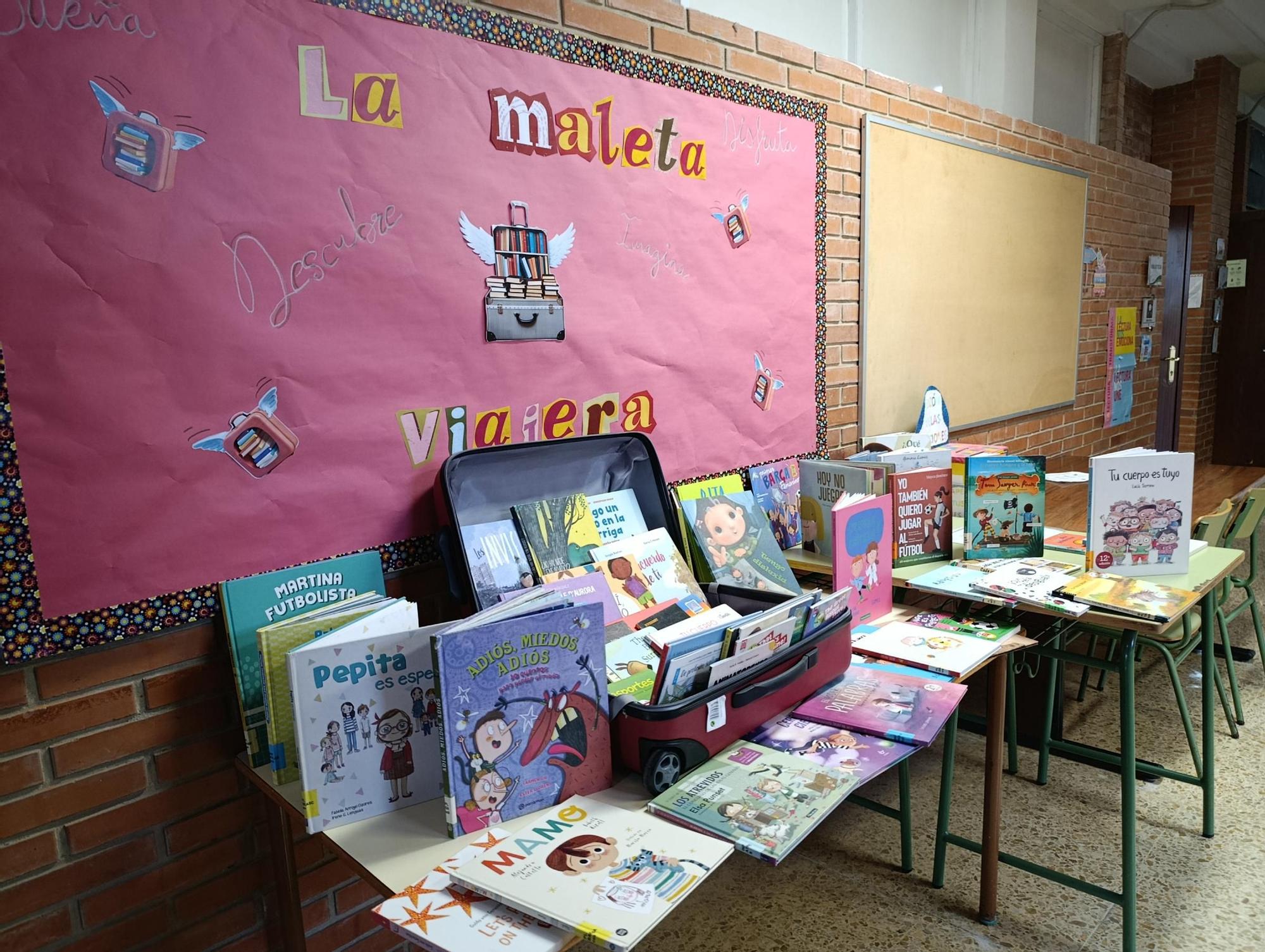 En Llanera los libros viajan en una maleta
