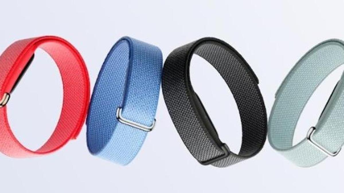 Google, sağlık, uyku ve fiziksel aktiviteye odaklanan ekransız giyilebilir cihaz Fitbit Air'i piyasaya sürdü