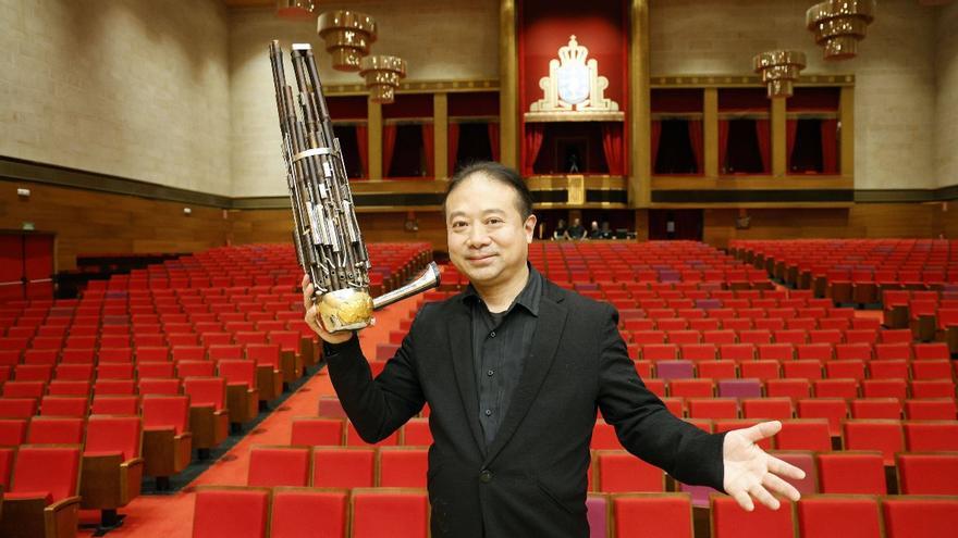 Un milenario instrumento como “símbolo del deseo de paz”, según Wu Wei, virtuoso del sheng
