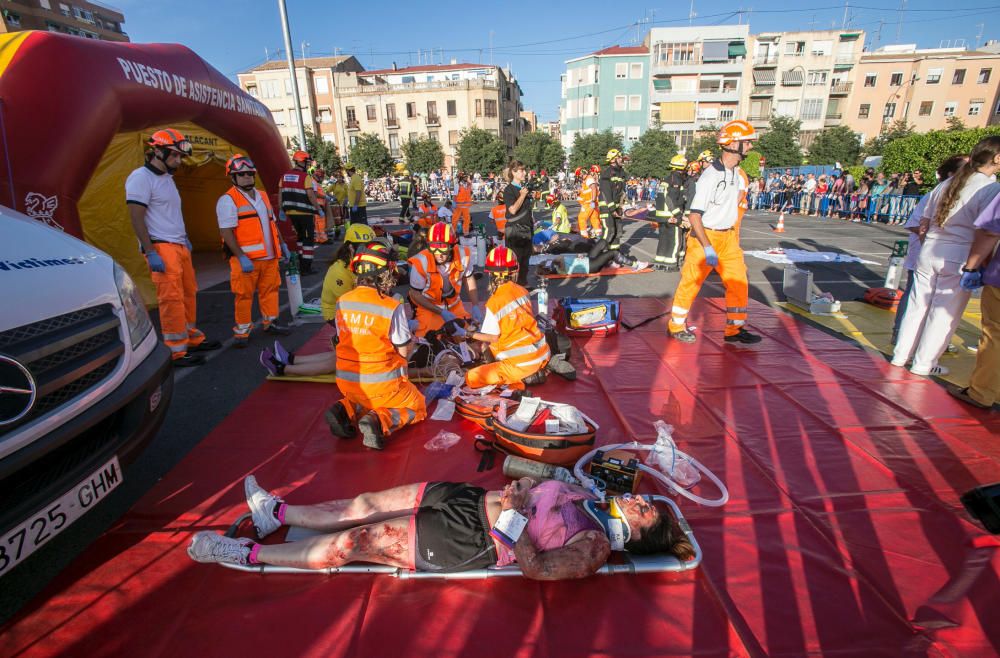 200 personas participaron en el simulacro de explosión y atraco con rehenes