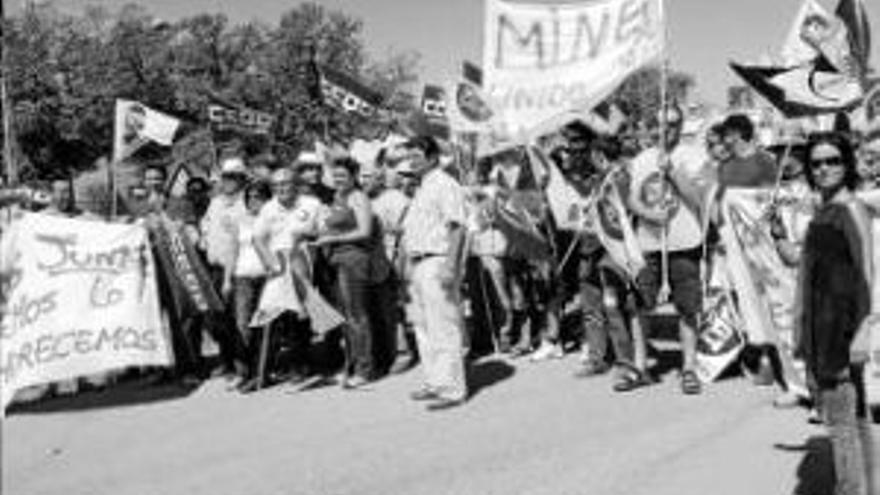 Paro unánime de los trabajadores de la mina de Aguablanca para exigir mejoras