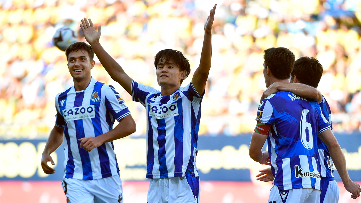 Kubo celebrando su primer gol con la Real