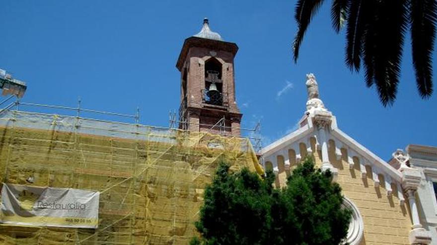 La cúpula y la torre de la fachada de la iglesia ya han sido restaurados.