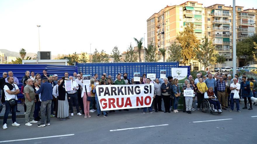 Concentracion de los vecinos de La Princesa por un parking subterráneo en la zona