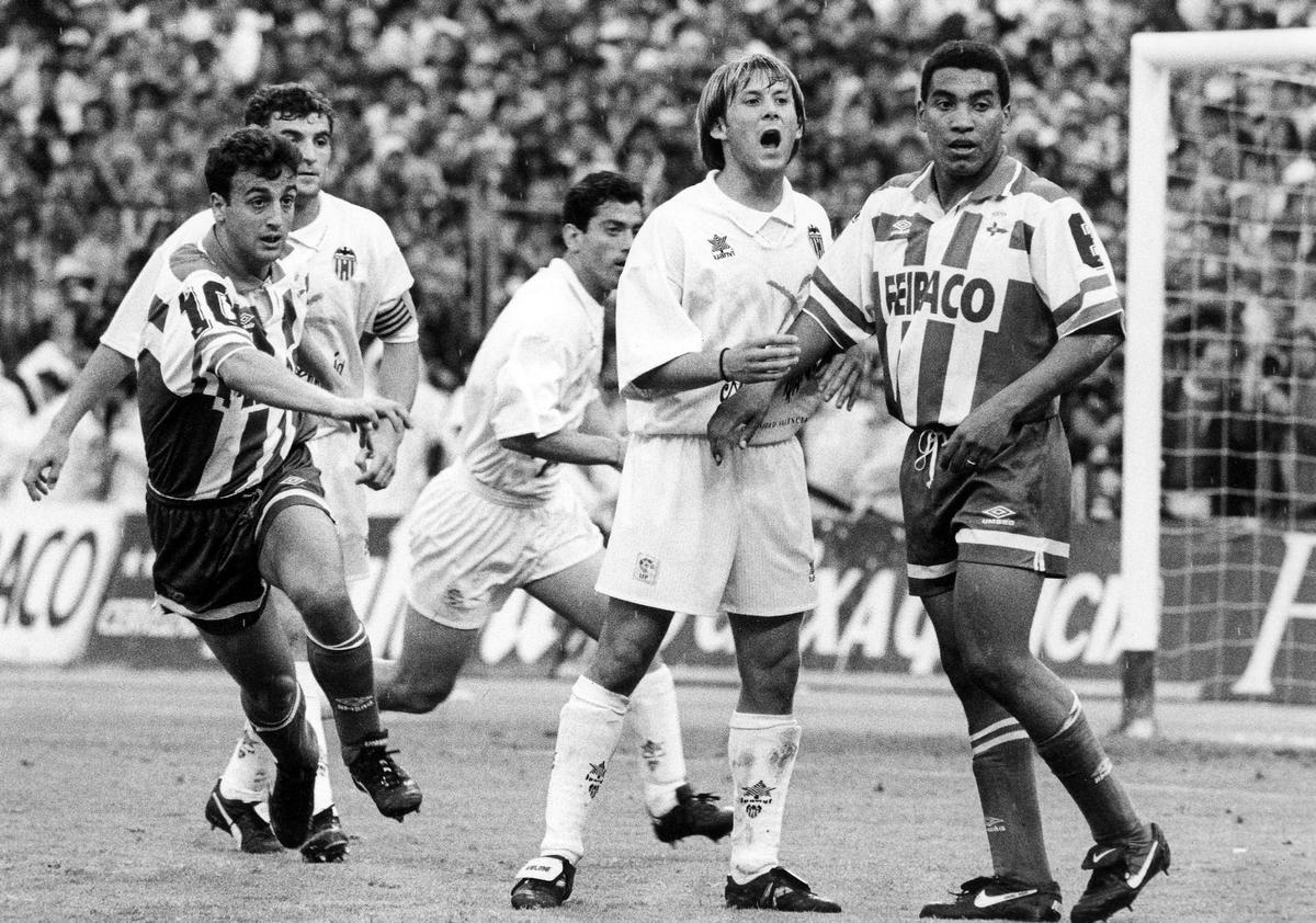 Fran, Camarasa, Quique, Mendieta y Mauro Silva, durante el partido en 1994