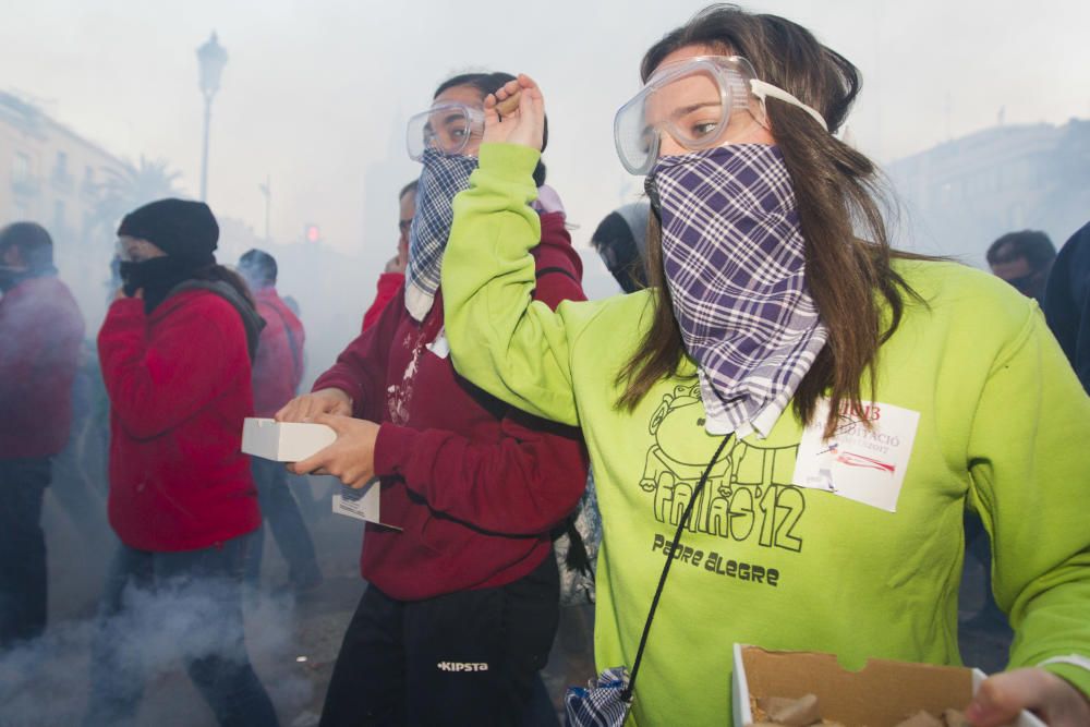 Miles de falleros en la primera ''despertà''