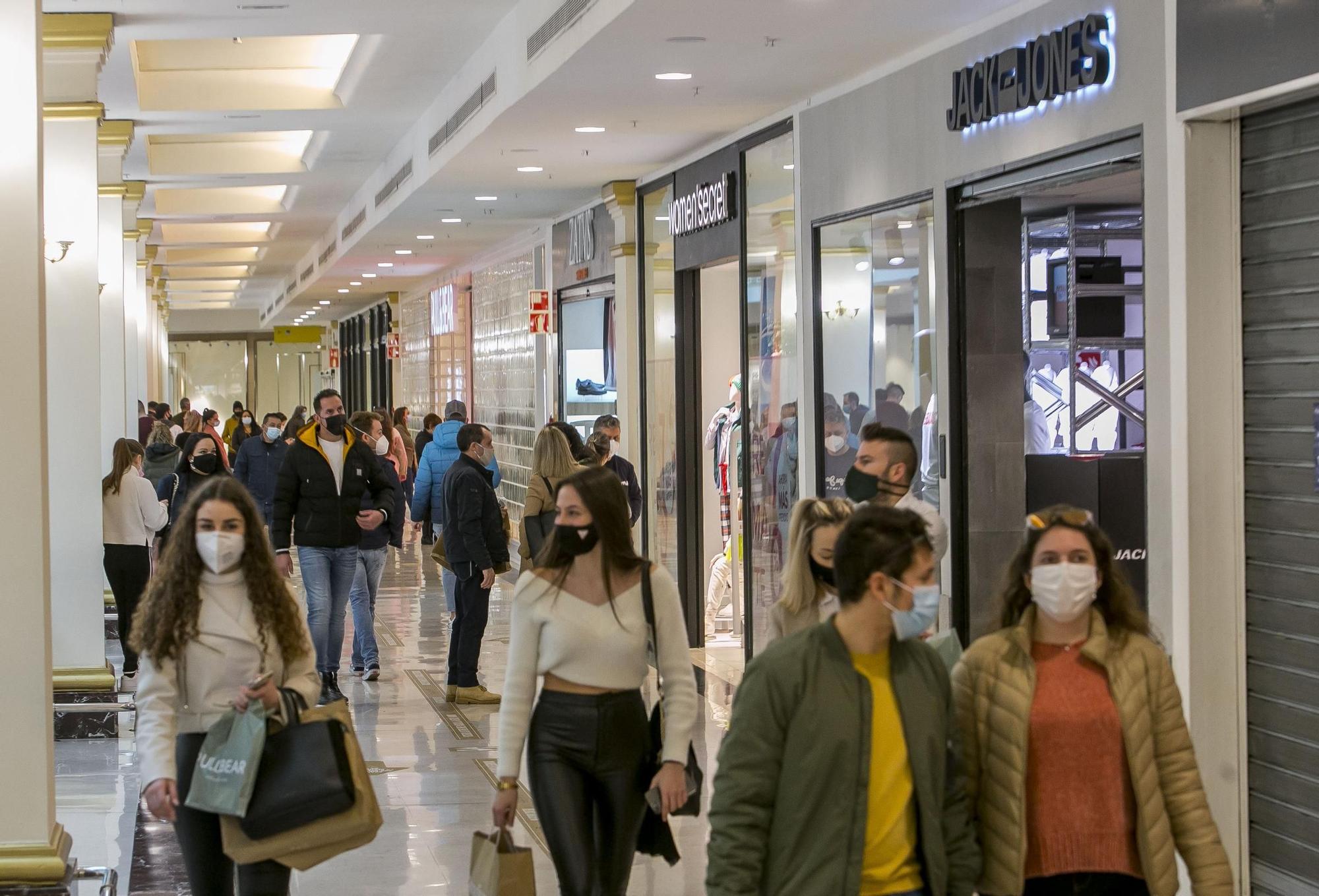 Así están los centros comerciales de Alicante este fin de semana