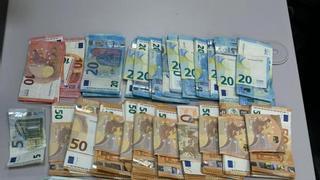 Detienen a un hombre que llevaba 10.400 euros en billetes en los calzoncillos
