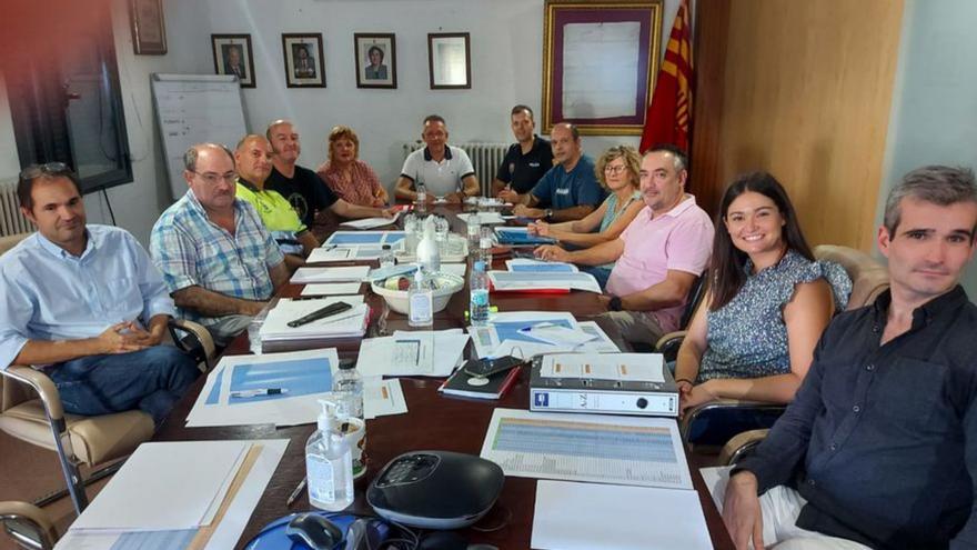Reunión del equipo de Gobierno, funcionarios y técnicos municipales.