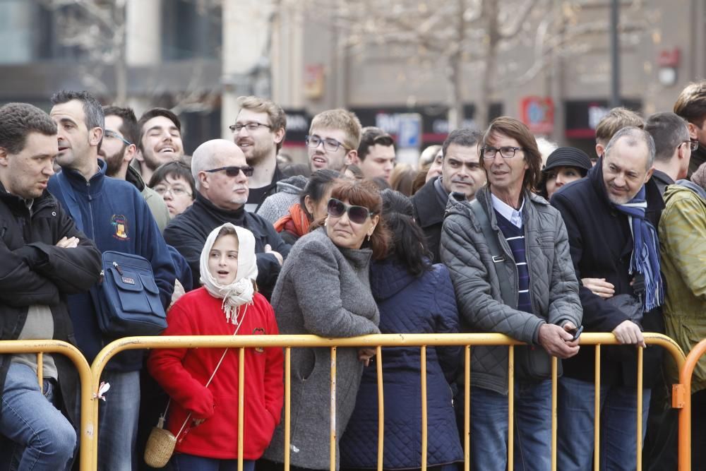 Ambientazo en la mascletà del día de la Crida