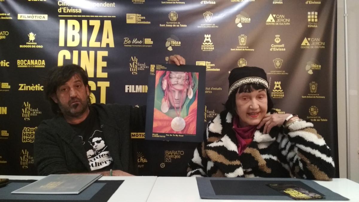 Presentación de la edición de 2019 de Ibizacinefest, con Moonface y Christine Spengler.