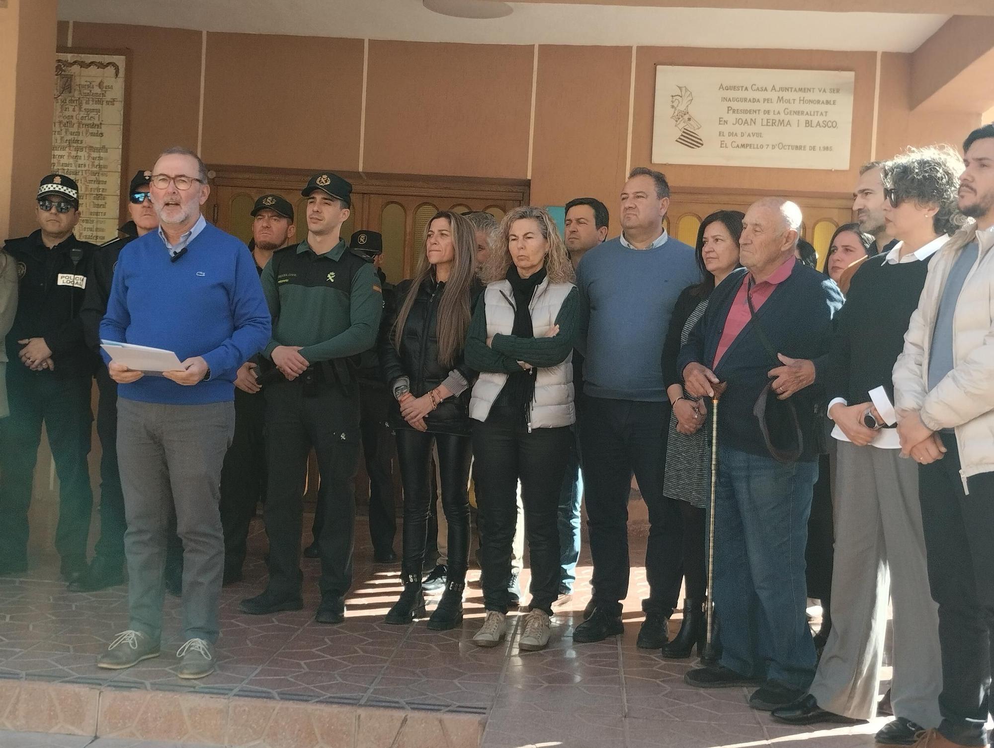 El Campello muestra su repulsa por la cruel muerte en acto de servicio de dos agentes de la Guardia Civil en Barbate