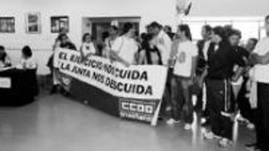 Los técnicos de ´El ejercicio te cuida´ protestan por su futuro