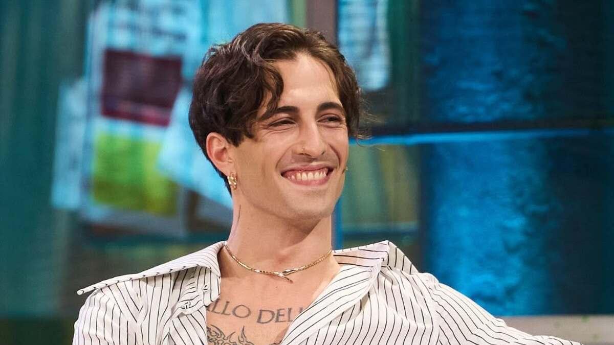 Sabemos que tu novio no es Damiano David, pero con este look puede parecerse un poco más