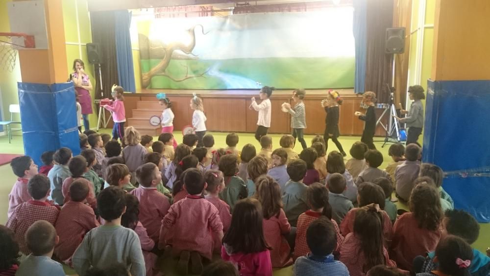 Celebración del Día del Libro en los colegios de Gijón