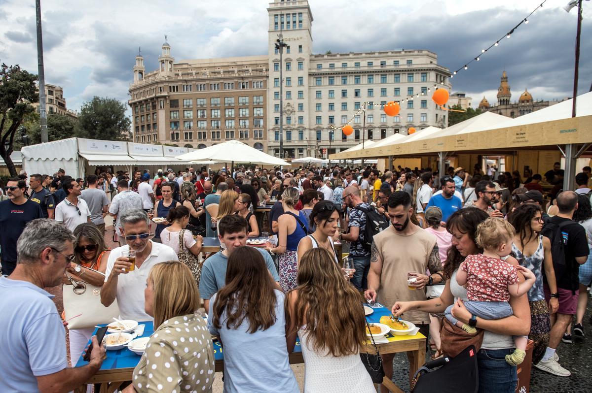 El Tast a la Rambla reuneix uns 450.000 visitants en la seva novena edició, aquesta vegada a la plaça de Catalunya
