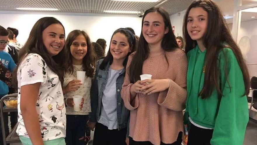 Las alumnas de 1º de ESO del IES Politécnico de Vigo obtuvieron un segundo premio. // FdV