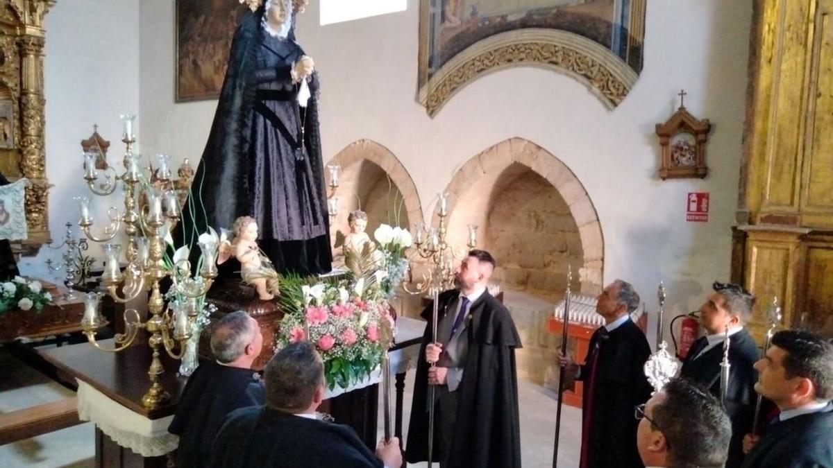 Nuevos abades de la cofradía de Jesús Nazareno y Ánimas de Campanilla | CEDIDAS