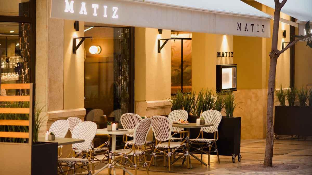 Terraza del restuarante Matiz, del Hotel Molina Lario.