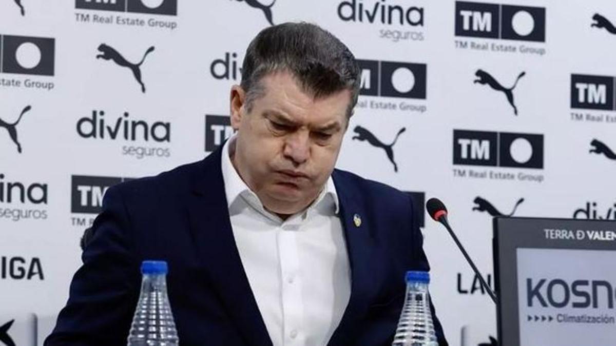 Ron Gourlay, en una rueda de prensa de la pasada temporada