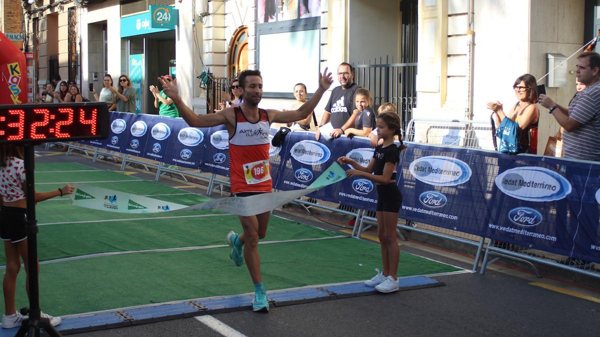 En categoría masculina se impuso José Luis Almiñana del club Almirunning Cullera con un tiempo de 33:03