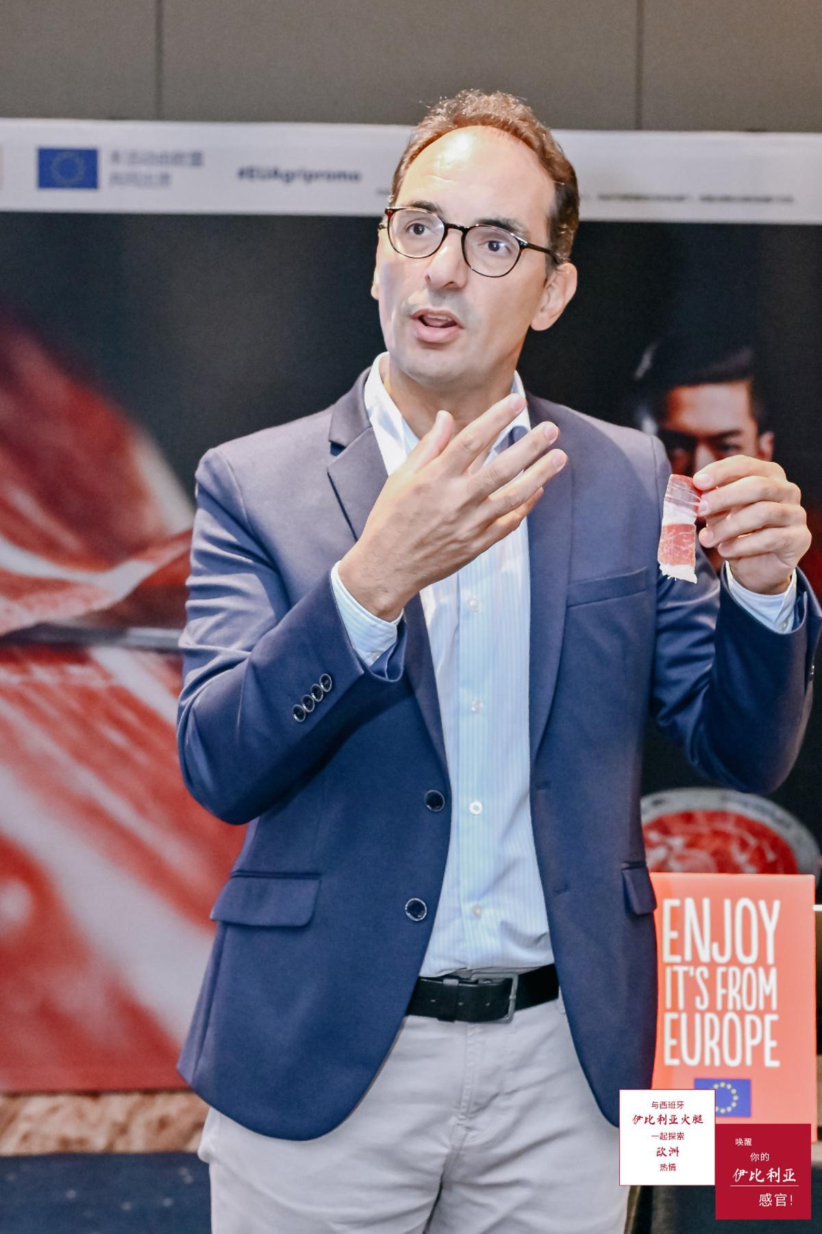 Jesús Pérez, durante una acción promocional de Asici.