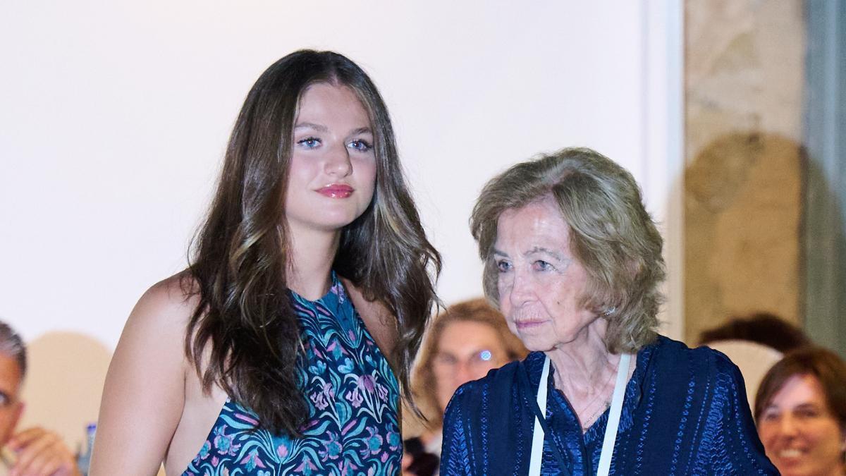 Lo que no se ha visto de la cena en Palma: el gesto inesperado de la  princesa Leonor con la reina Sofía, risas y cariño