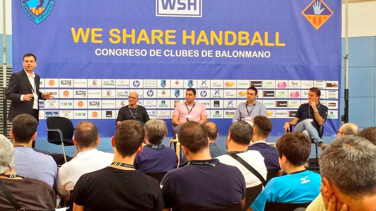 Momento de la primera edición del We Share Handball Congress de Esplugues