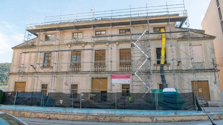 Bocairent interviene en la cubierta del palacio Barón de Casanova