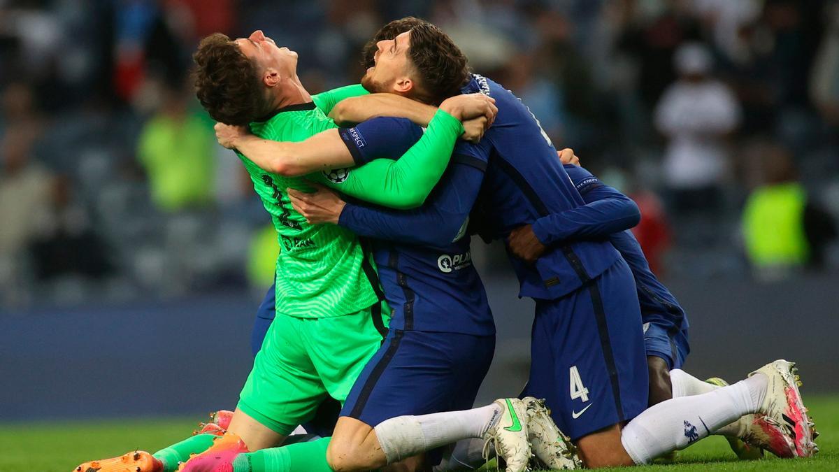 Los jugadores del Chelsea celebran la victoria en la final de la Champions