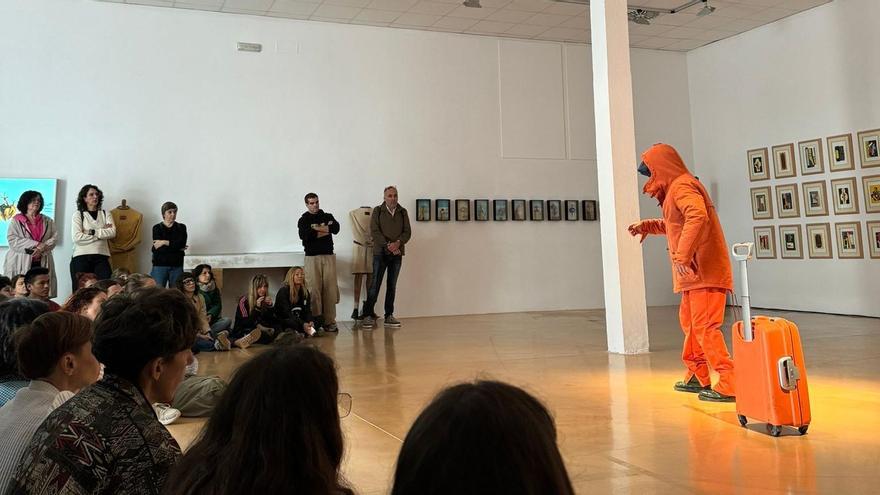 Exhibición de 'Nardo', de Edu Migro, en el acto inaugural de Mediterranean Pass