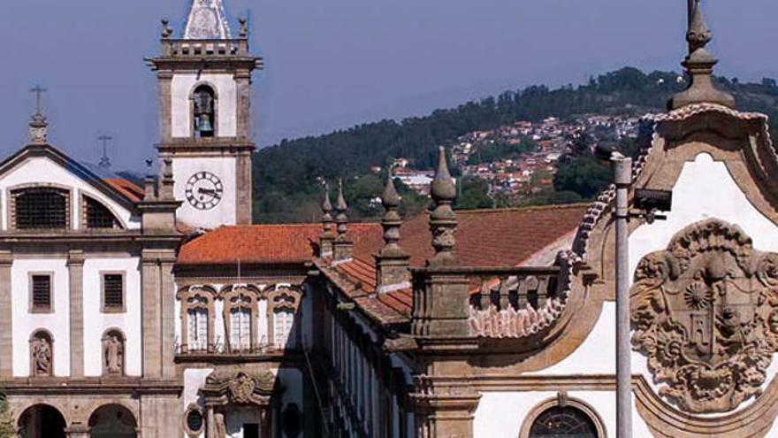 Vista del patrimonio histórico de Santo Tirso // FARO