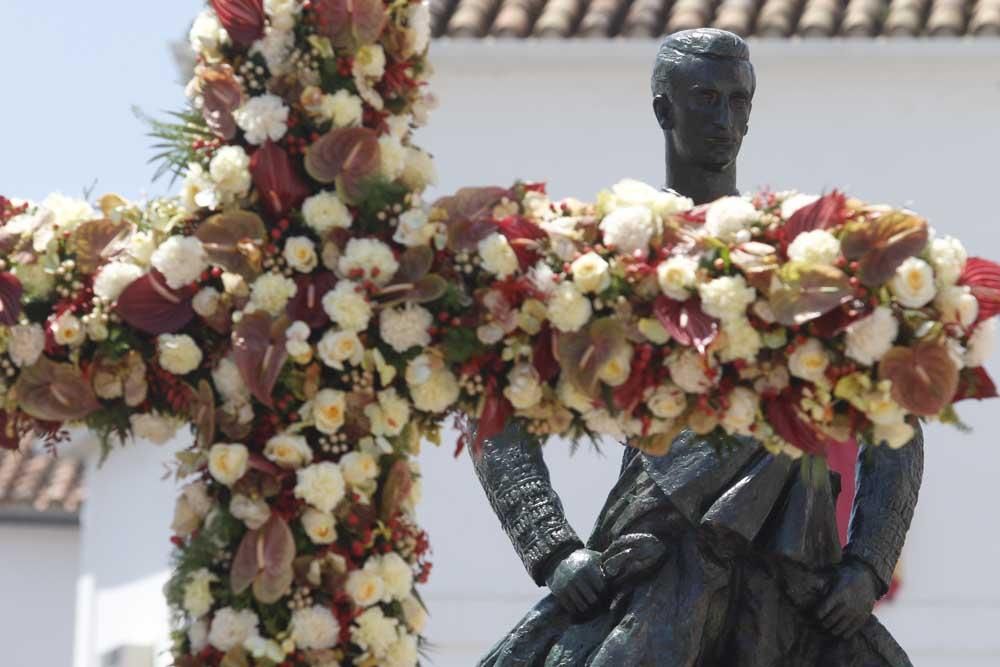 La Cruces abren el Mayo festivo