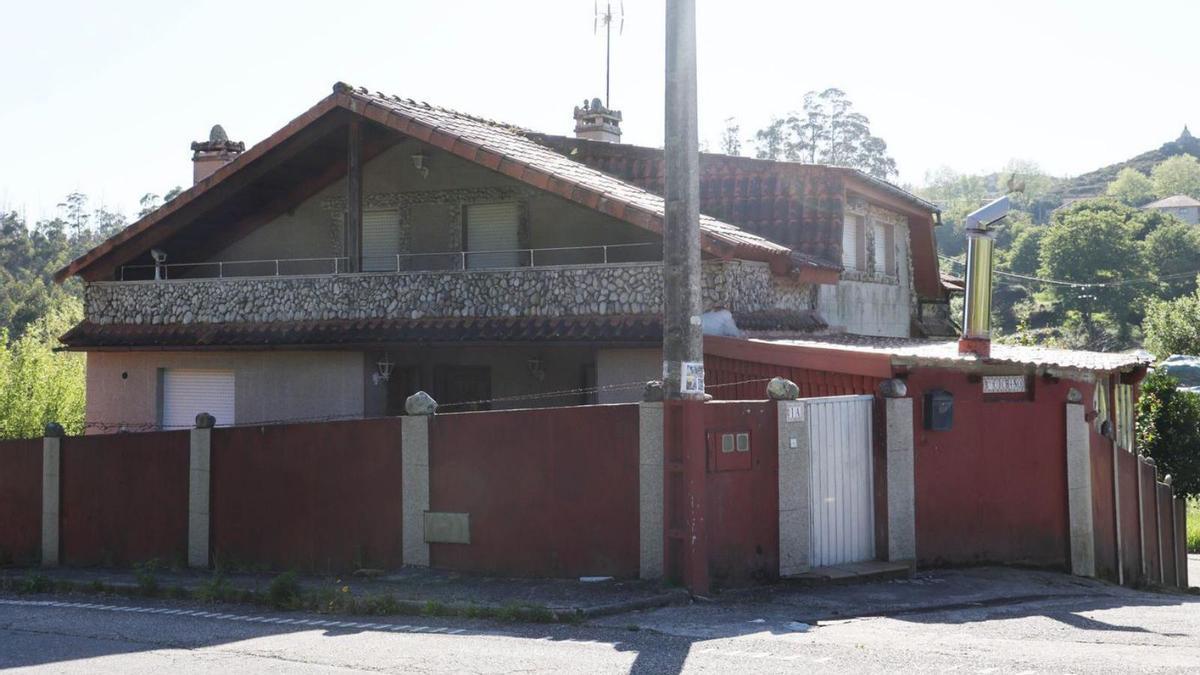 La casa que está a punto de demolerse, en el barrio de Tomadas, en Chandebrito.