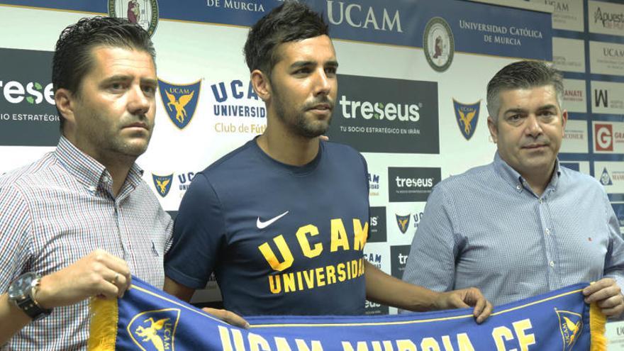 Juande: &quot;El UCAM Murcia CF es un club que encaja en mis valores&quot;