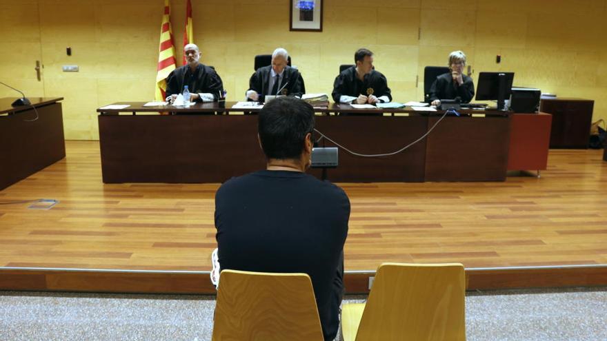 L&#039;acusat d&#039;envestir un conductor durant el judici a l&#039;Audiència de Girona