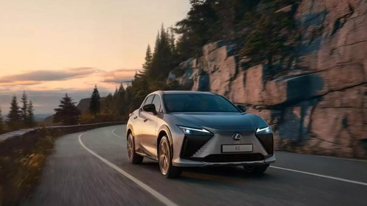 El Lexus RZ 350e baja su precio hasta los 41.600 euros