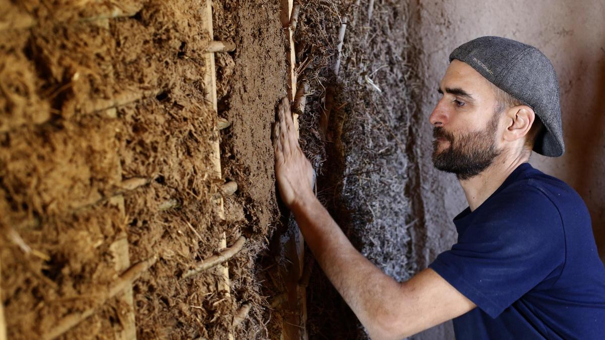 Macario Iglesias mete en la casa asturiana un futuro lleno de pasado