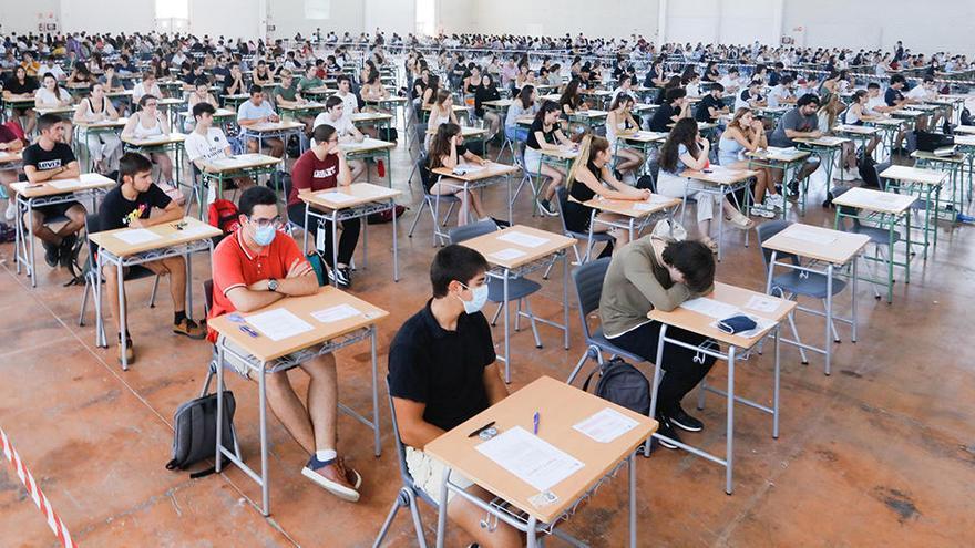 Acceso a la universidad. Una Selectividad más pendientes de las mascarillas y la distancia que de las chuletas